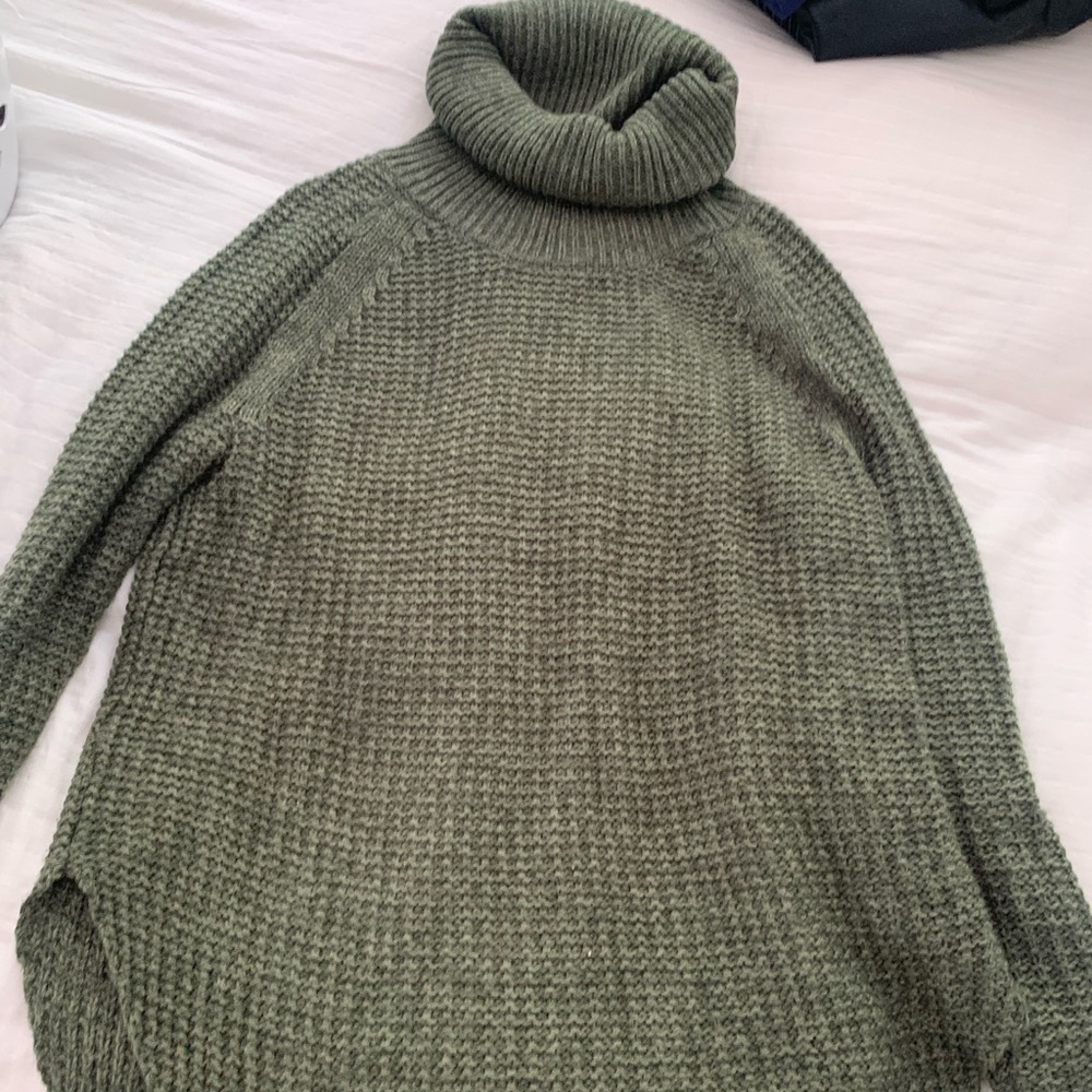 Long Green Chunky Knit Turtleneck Sweater